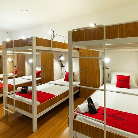 Reddoorz Hostel @ Dago 2 Бандунг Экстерьер фото