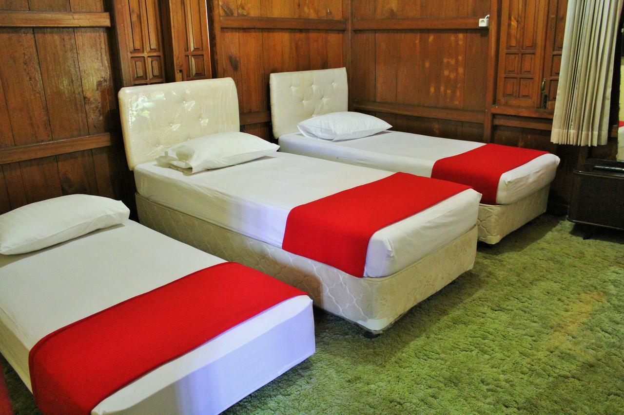 Reddoorz Hostel @ Dago 2 Бандунг Экстерьер фото