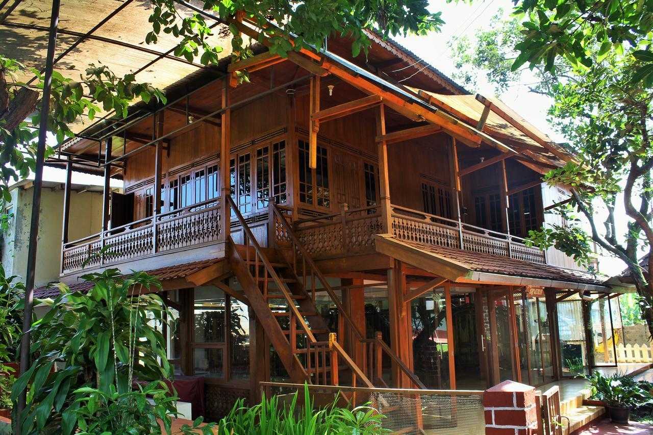 Reddoorz Hostel @ Dago 2 Бандунг Экстерьер фото