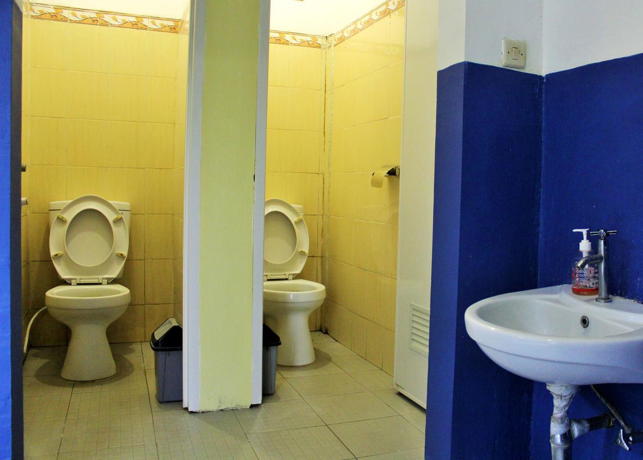 Reddoorz Hostel @ Dago 2 Бандунг Экстерьер фото