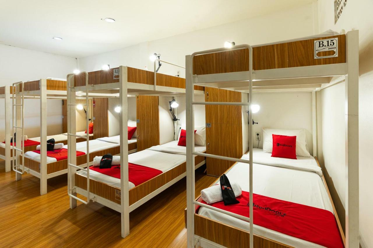 Reddoorz Hostel @ Dago 2 Бандунг Экстерьер фото