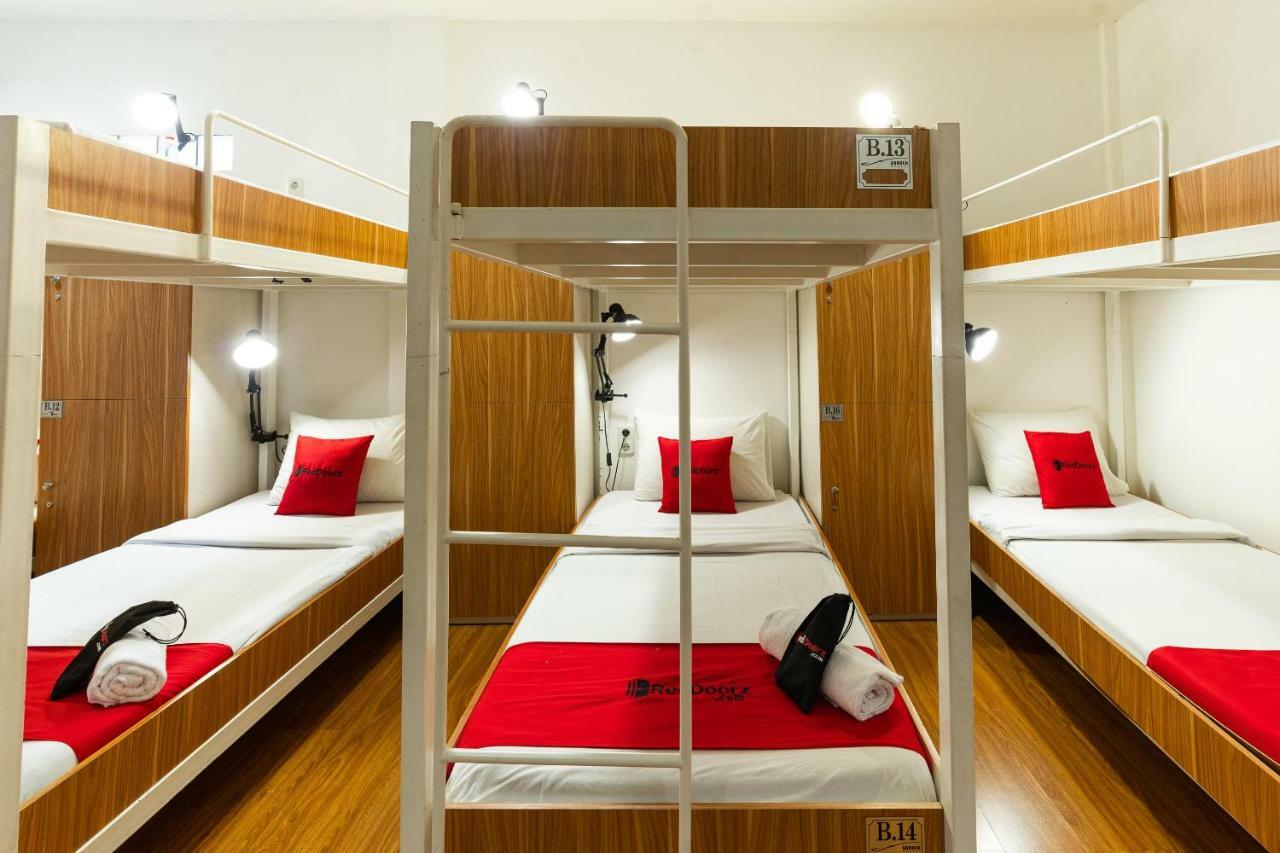 Reddoorz Hostel @ Dago 2 Бандунг Экстерьер фото