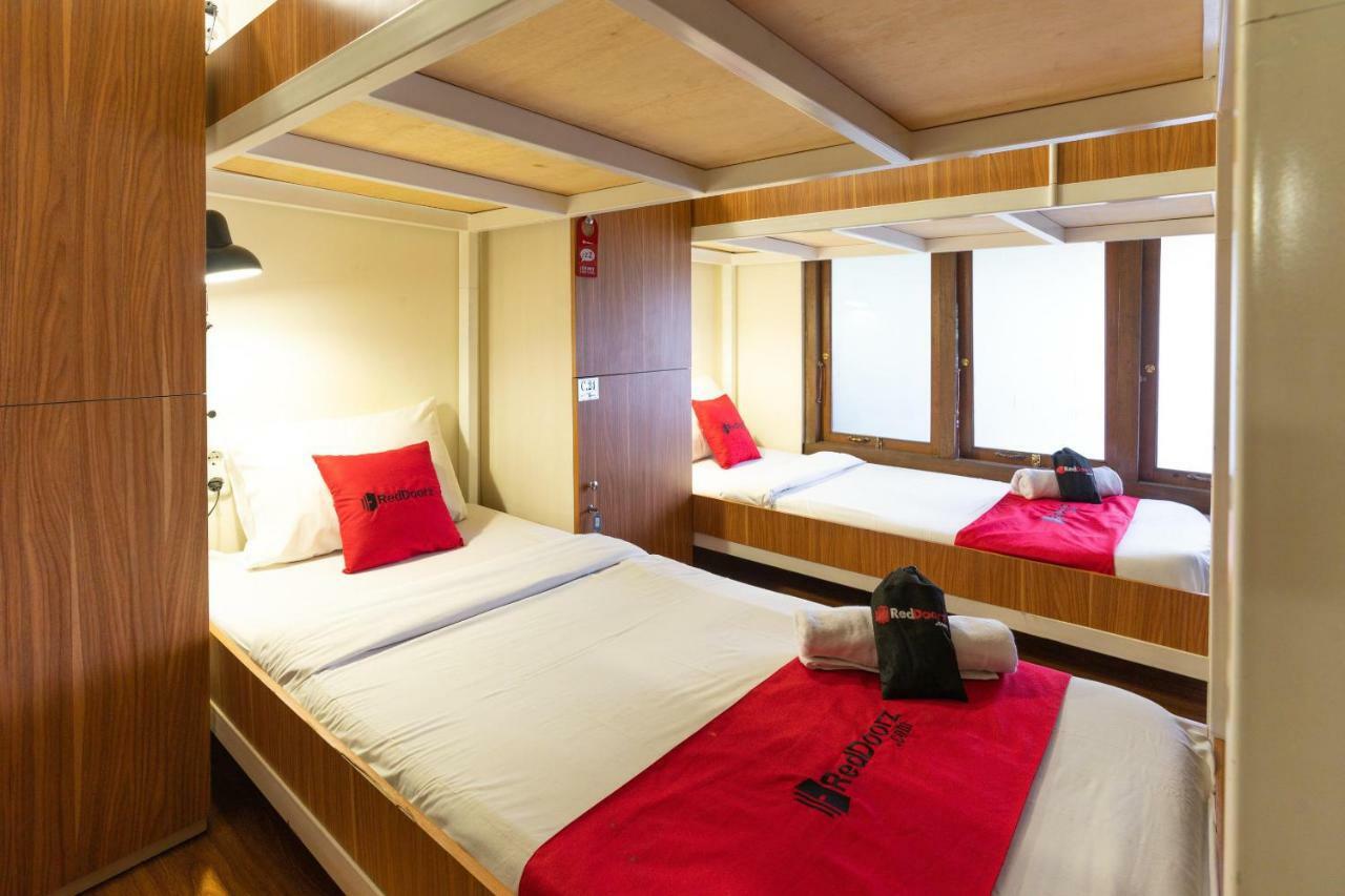 Reddoorz Hostel @ Dago 2 Бандунг Экстерьер фото