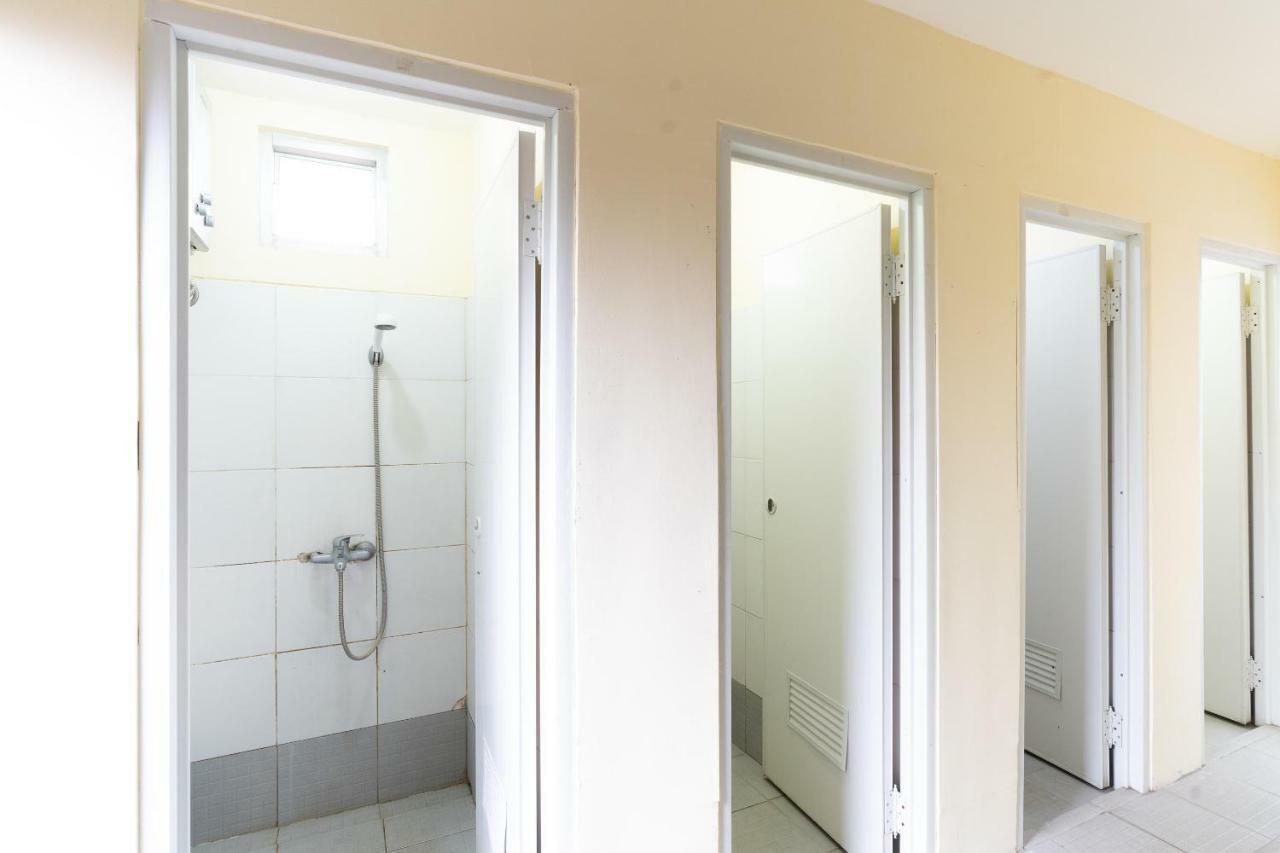 Reddoorz Hostel @ Dago 2 Бандунг Экстерьер фото